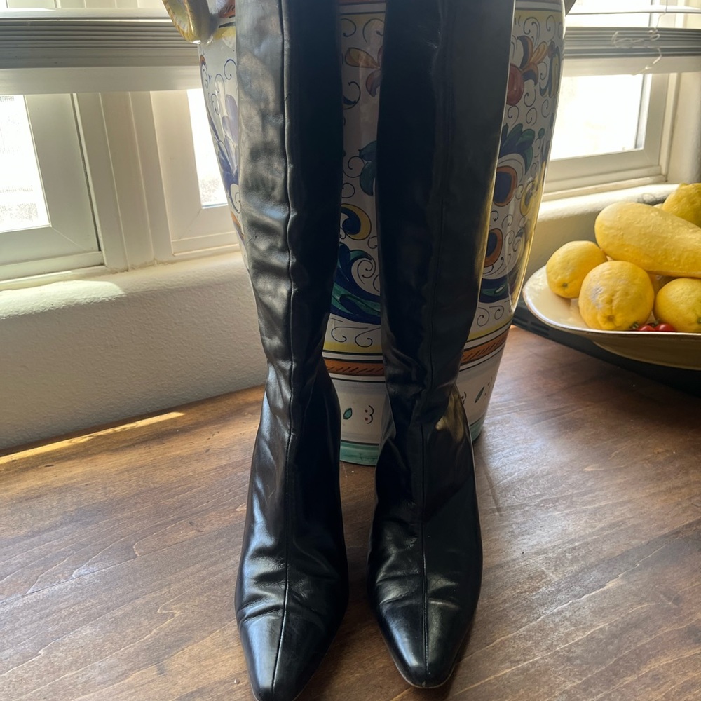 Elegant Black Knee-High Women's Boots